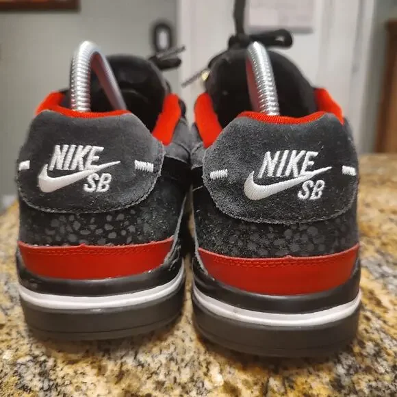 Nike SB Dunk Low Pro Sneakers Black/Red Size 10.5 ID 366620-001 Paul Rodriguez